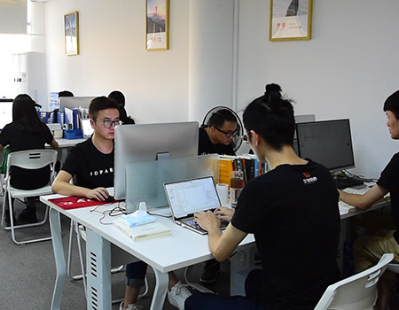 跨境運(yùn)營(yíng)部